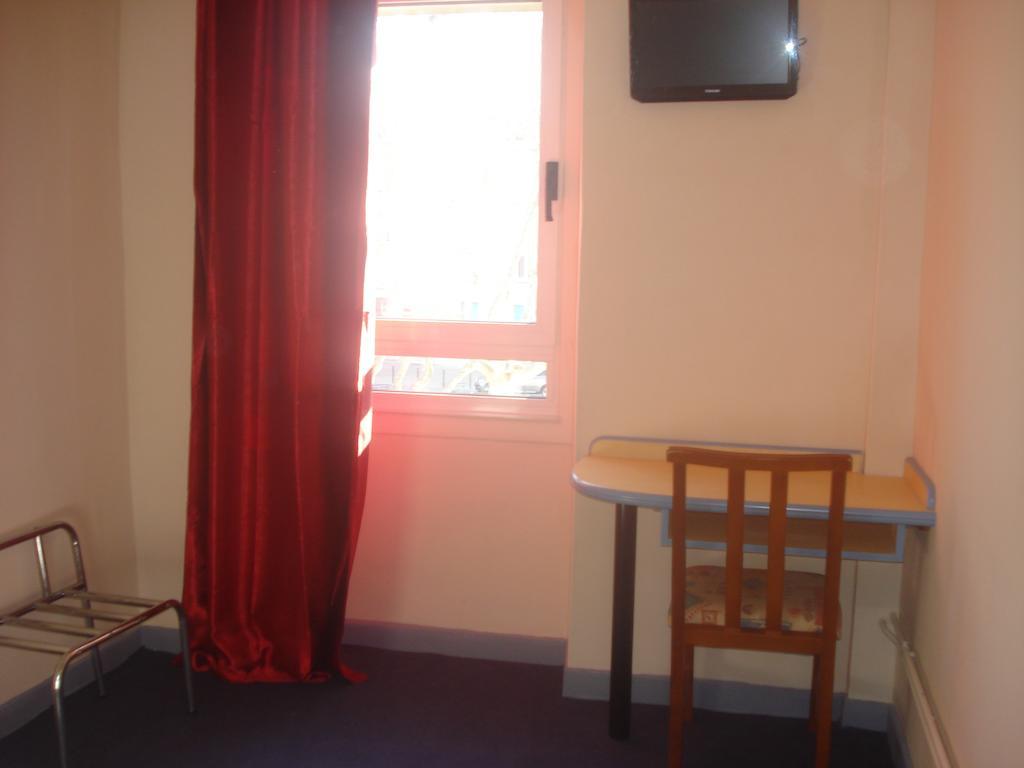 Le Terminus Hotel Tarascon Szoba fotó