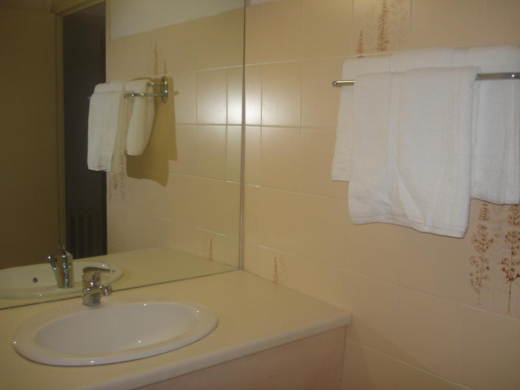 Le Terminus Hotel Tarascon Szoba fotó