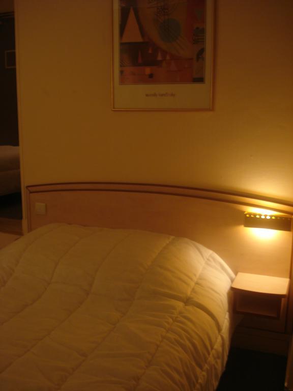 Le Terminus Hotel Tarascon Szoba fotó