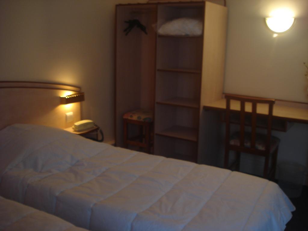 Le Terminus Hotel Tarascon Szoba fotó