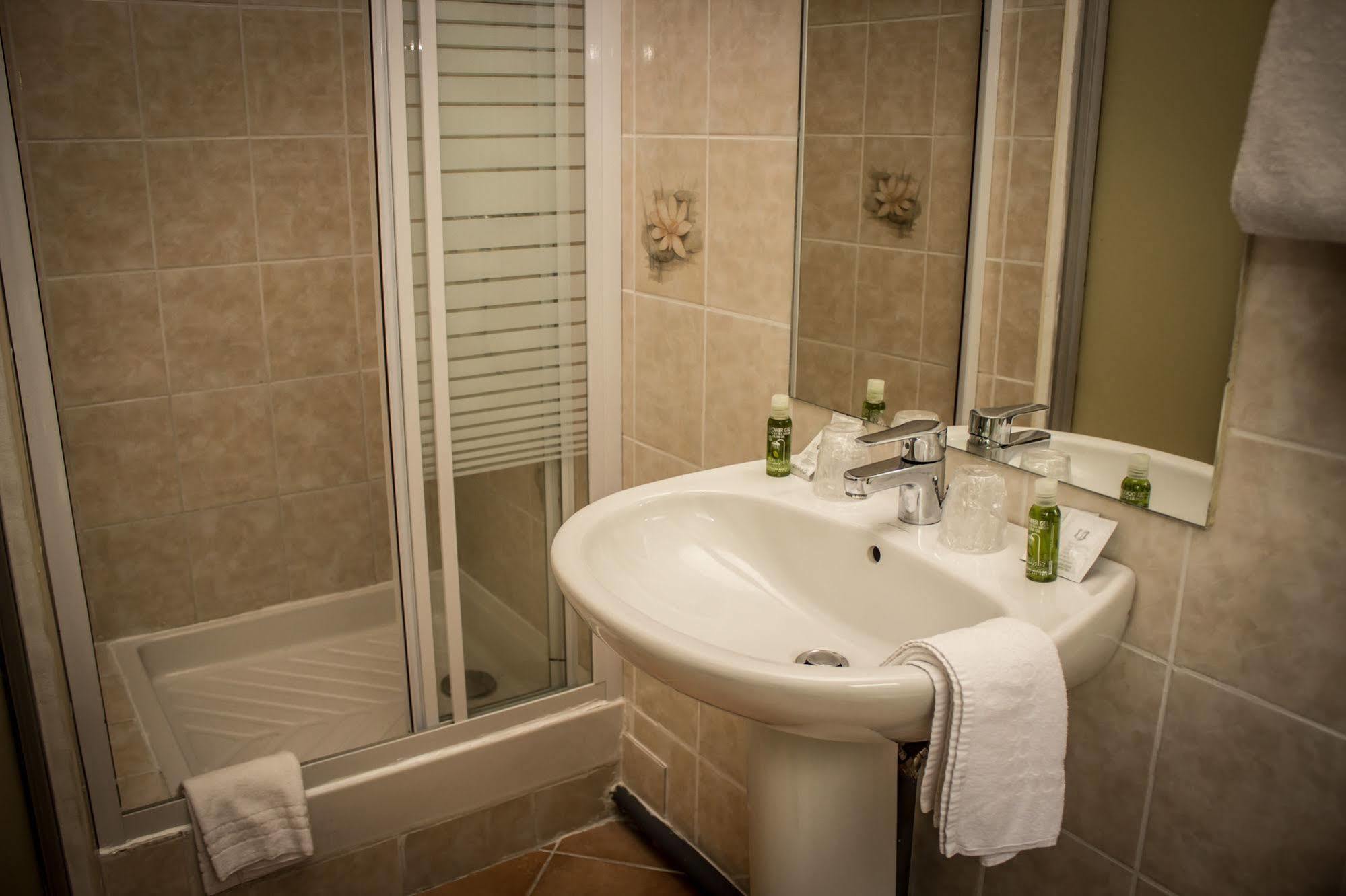 Le Terminus Hotel Tarascon Kültér fotó