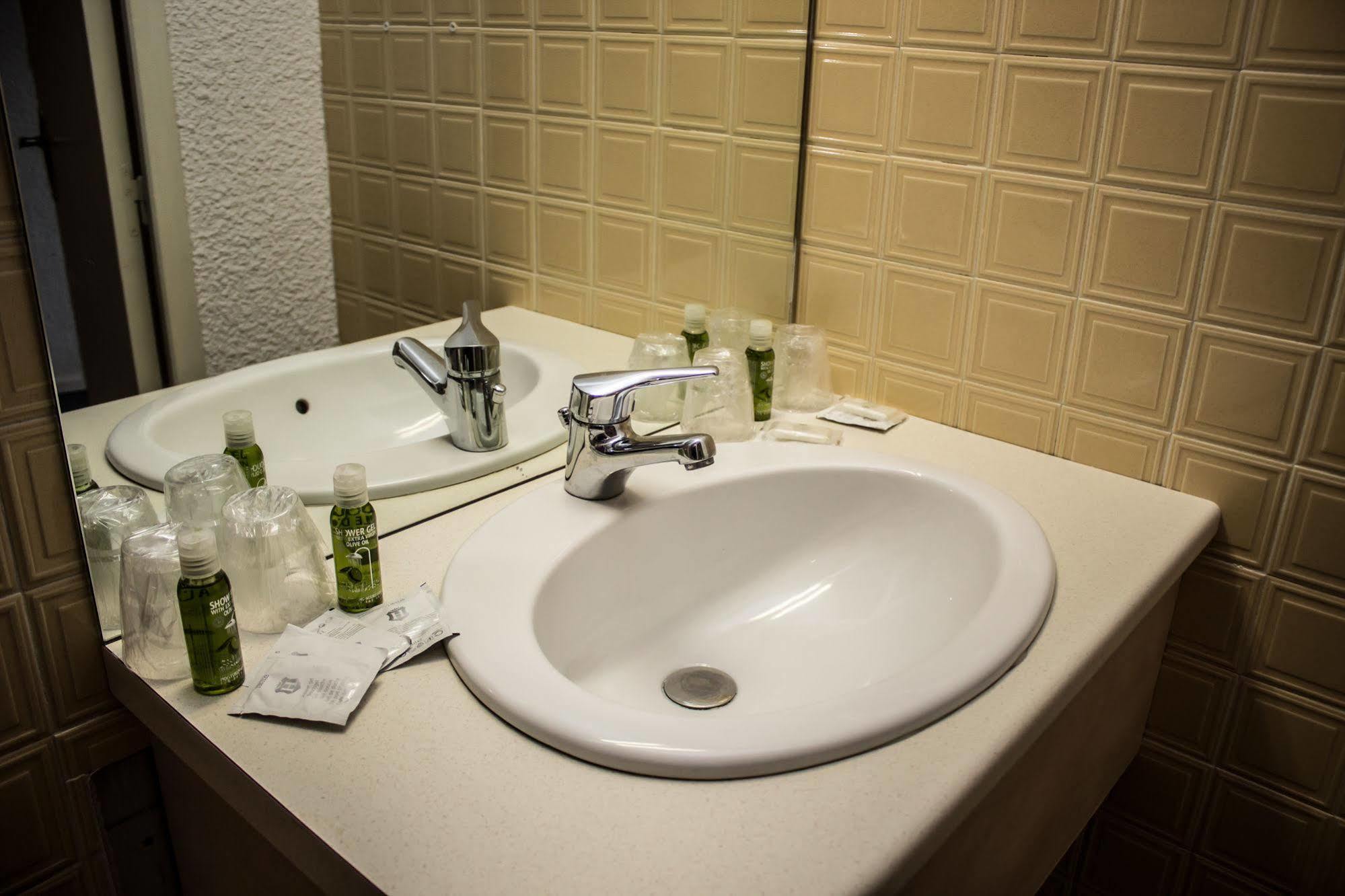 Le Terminus Hotel Tarascon Kültér fotó