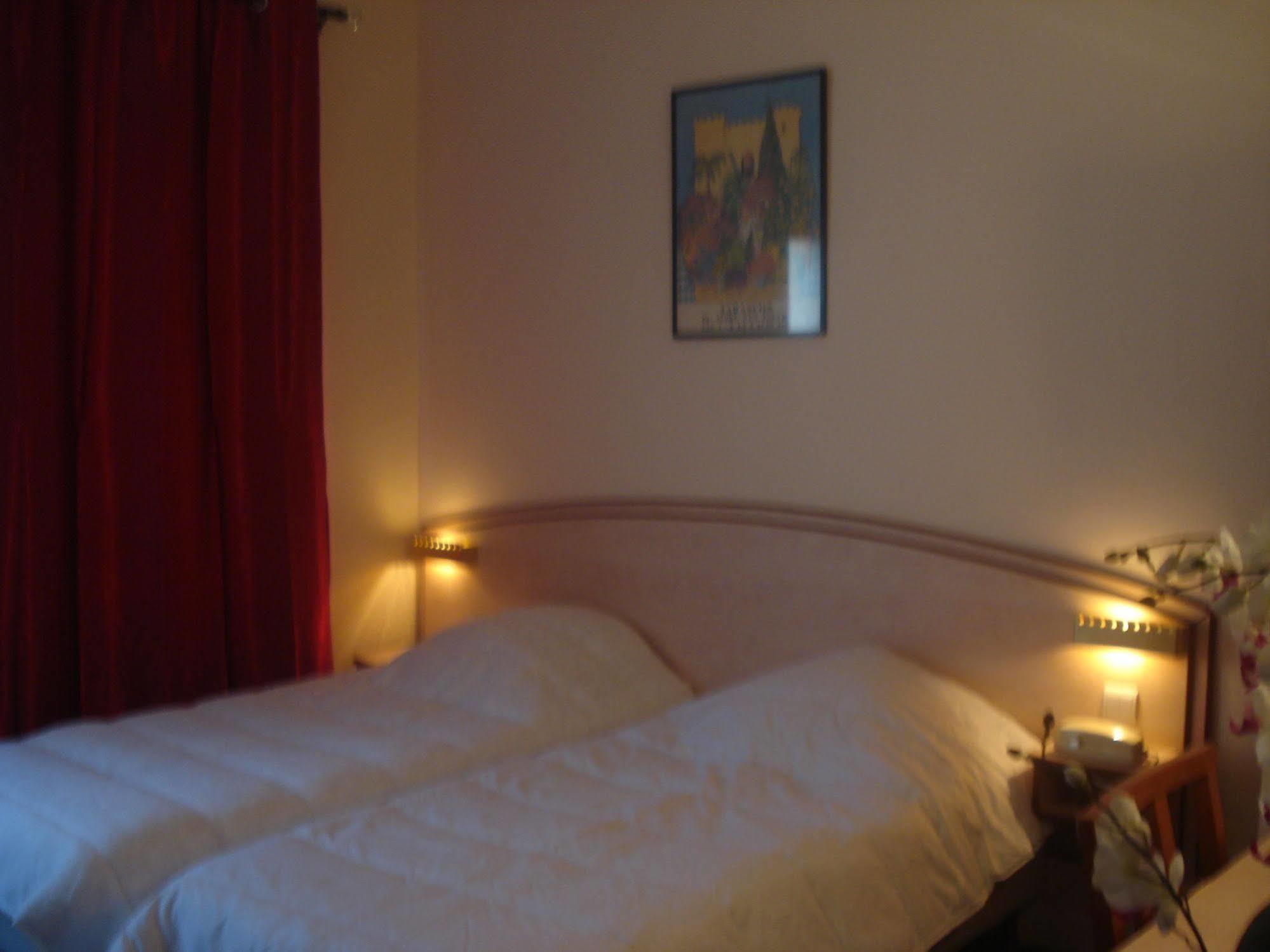 Le Terminus Hotel Tarascon Kültér fotó