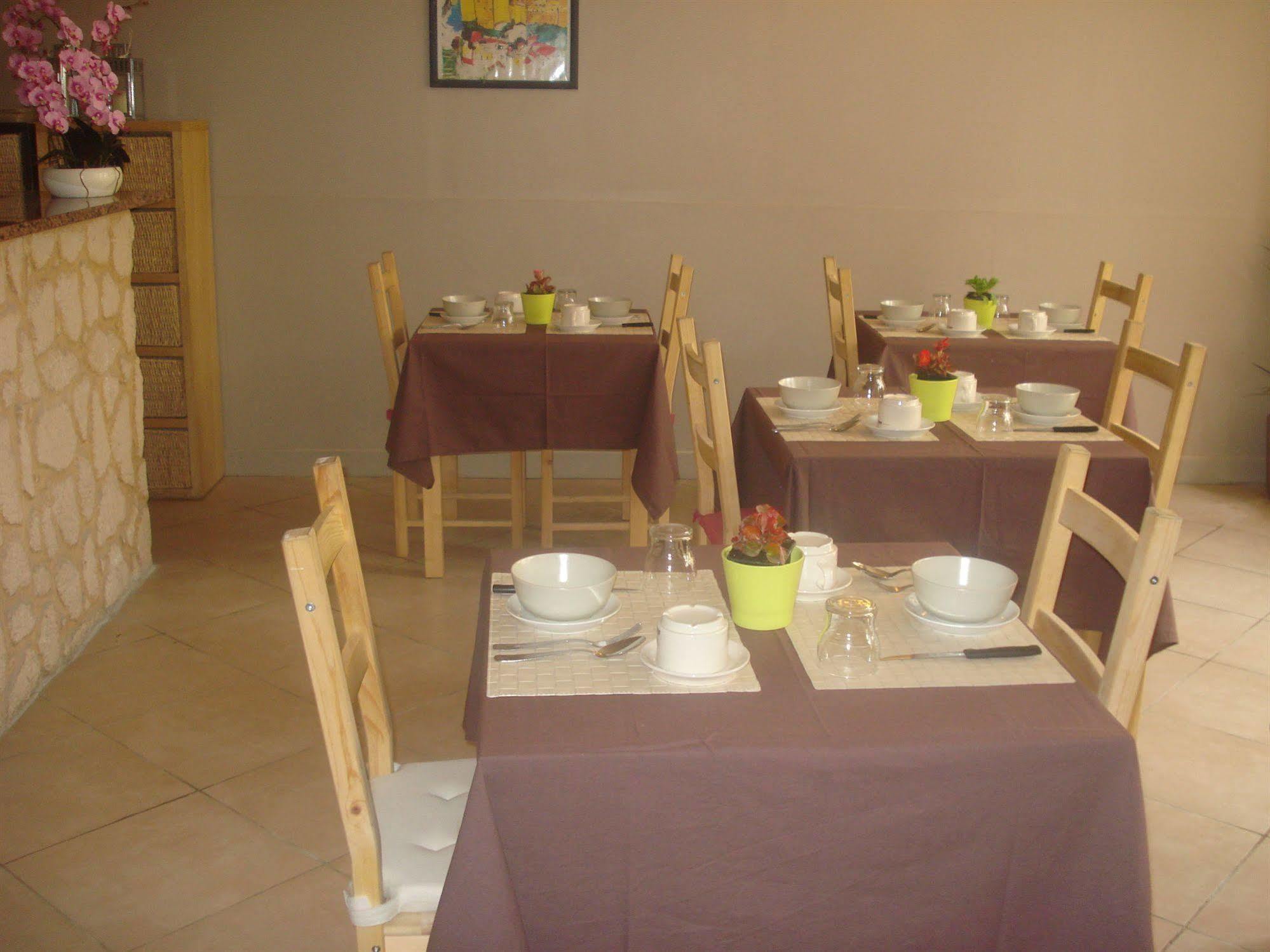 Le Terminus Hotel Tarascon Kültér fotó